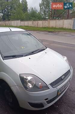 Хэтчбек Ford Fiesta 2007 в 