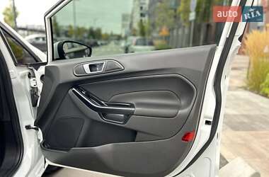 Хэтчбек Ford Fiesta 2013 в 