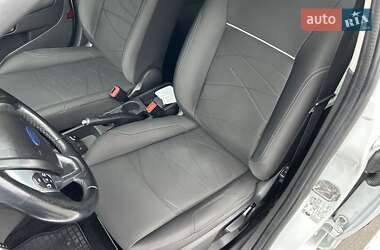 Хэтчбек Ford Fiesta 2013 в 