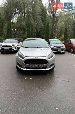 Хетчбек Ford Fiesta 2016 в Києві