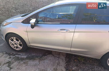 Седан Ford Fiesta 2015 в 