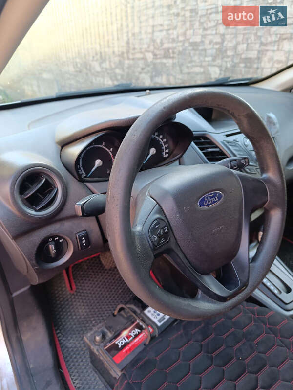 Седан Ford Fiesta 2015 в Одессе