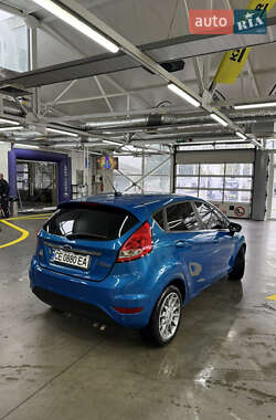 Хэтчбек Ford Fiesta 2011 в 