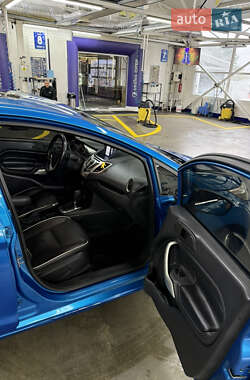 Хэтчбек Ford Fiesta 2011 в 