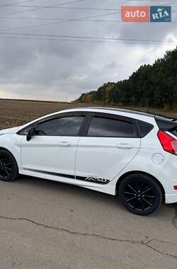 Хэтчбек Ford Fiesta 2018 в 