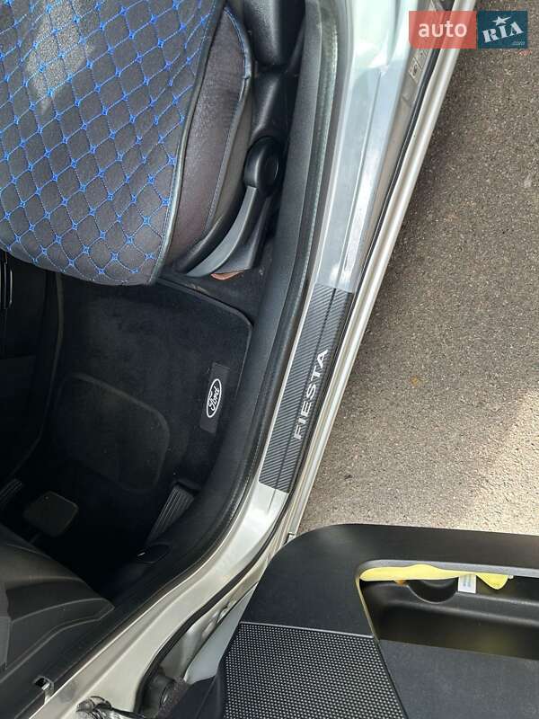 Хэтчбек Ford Fiesta 2006 в Киеве