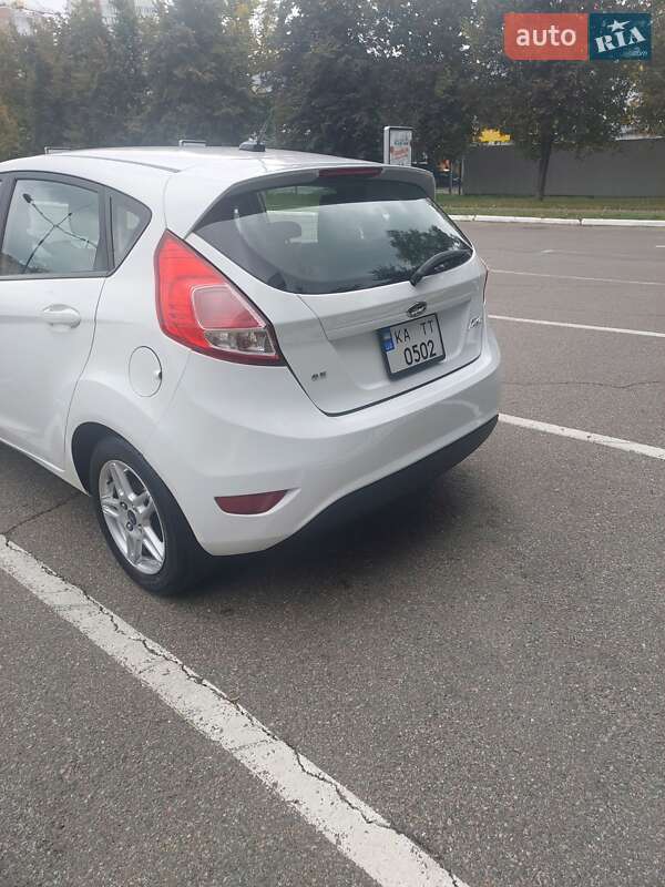Хэтчбек Ford Fiesta 2017 в Киеве