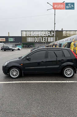 Хэтчбек Ford Fiesta 2008 в 