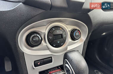 Седан Ford Fiesta 2013 в 