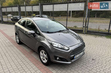 Седан Ford Fiesta 2013 в 