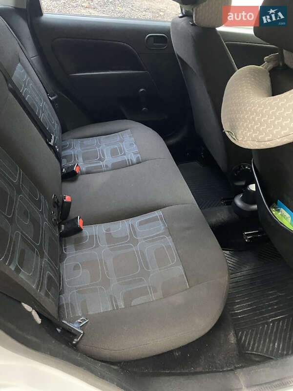 Хэтчбек Ford Fiesta 2007 в Львове фото 14 Хэтчбек Ford Fiesta 2007 в Львове
