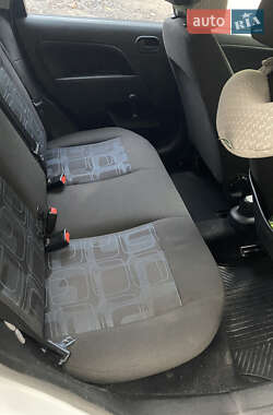Хэтчбек Ford Fiesta 2007 в 