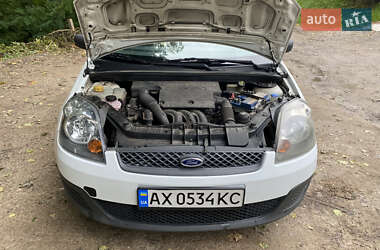 Хэтчбек Ford Fiesta 2007 в 