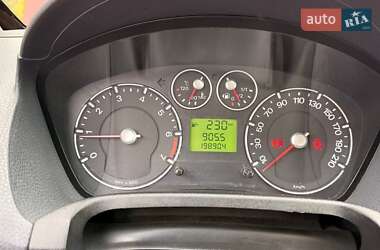 Хэтчбек Ford Fiesta 2007 в 