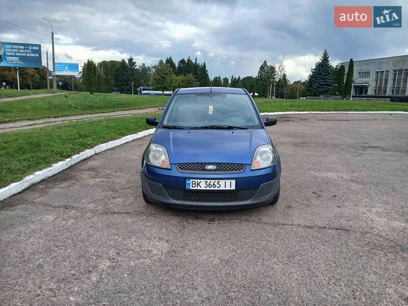 Хэтчбек Ford Fiesta 2007 в Ровно