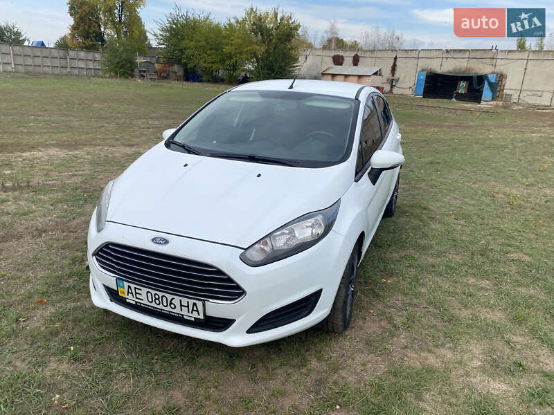 Хэтчбек Ford Fiesta 2012 в Днепре