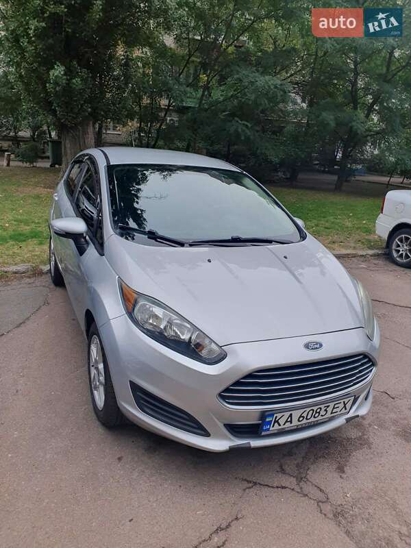 Седан Ford Fiesta 2016 в 