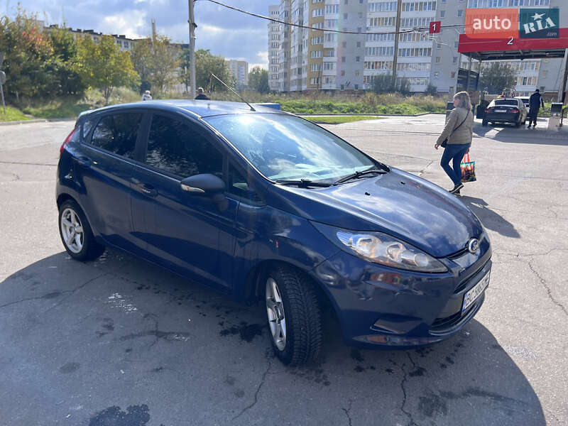 Хэтчбек Ford Fiesta 2010 в Львове фото 2 Хэтчбек Ford Fiesta 2010 в Львове