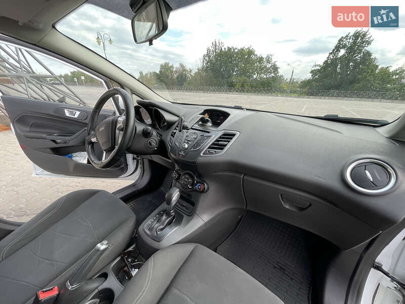 Хэтчбек Ford Fiesta 2016 в Харькове