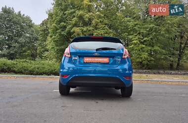 Хэтчбек Ford Fiesta 2016 в 