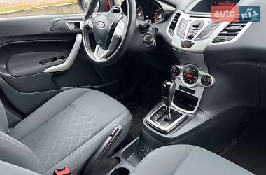 Хетчбек Ford Fiesta 2011 в 