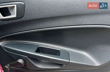 Хетчбек Ford Fiesta 2011 в 