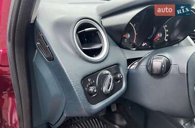 Хетчбек Ford Fiesta 2011 в 