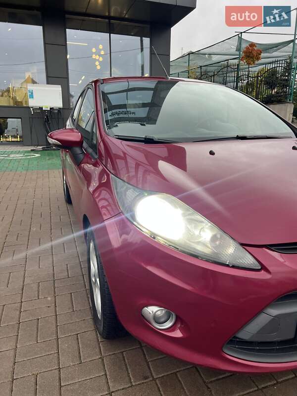 Хетчбек Ford Fiesta 2011 в Києві
