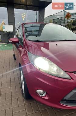 Хетчбек Ford Fiesta 2011 в 