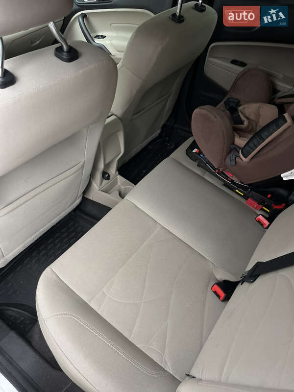 Седан Ford Fiesta 2016 в Киеве