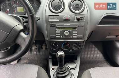 Хэтчбек Ford Fiesta 2008 в 