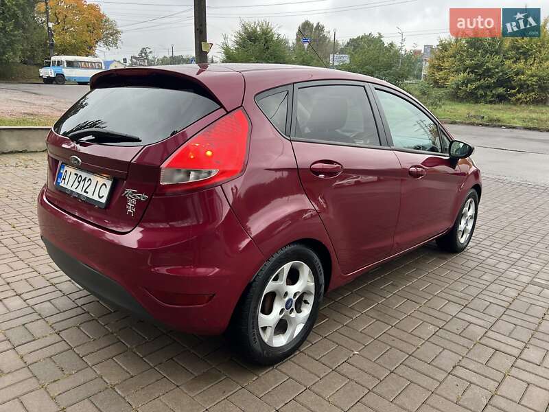 Хетчбек Ford Fiesta 2011 в Києві