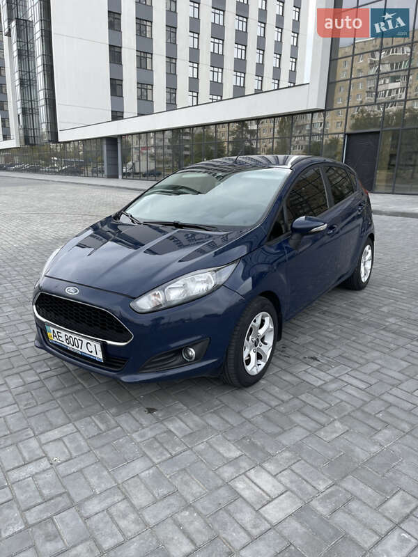 Хэтчбек Ford Fiesta 2016 в Днепре
