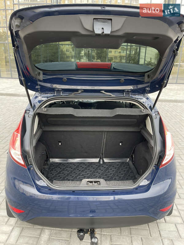 Хэтчбек Ford Fiesta 2016 в Днепре