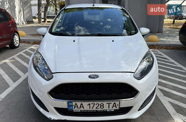 Хэтчбек Ford Fiesta 2017 в 