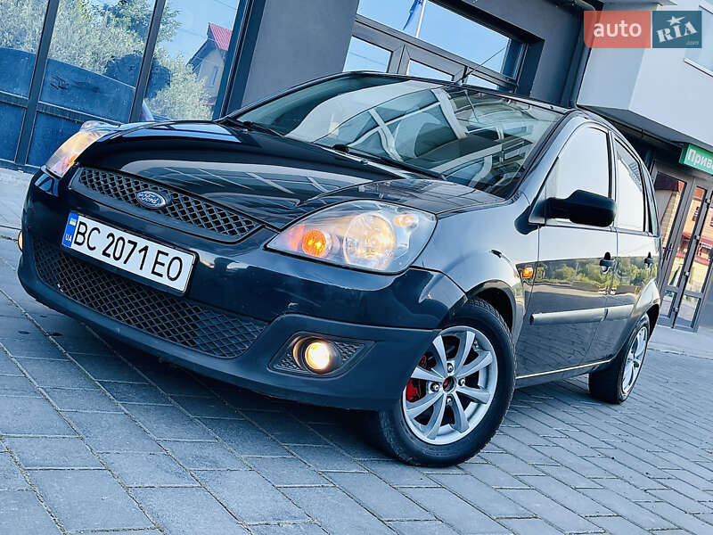 Хэтчбек Ford Fiesta 2007 в 
