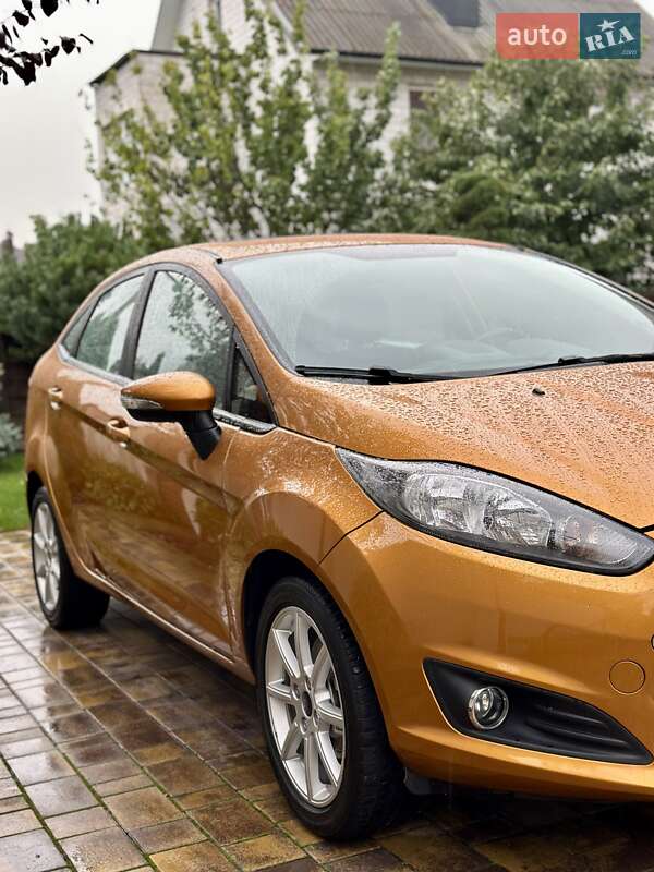 Седан Ford Fiesta 2015 в Виннице