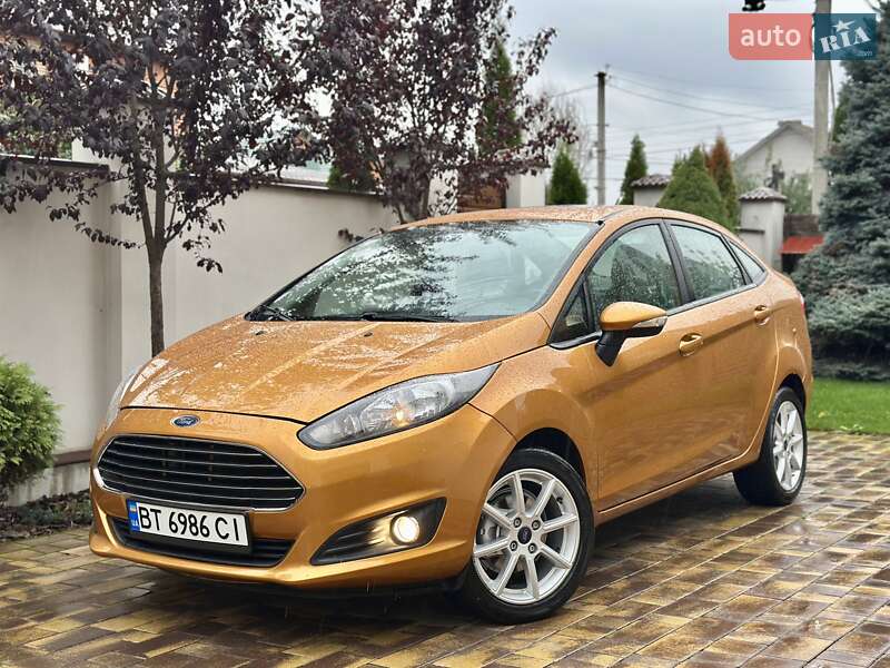 Седан Ford Fiesta 2015 в Виннице