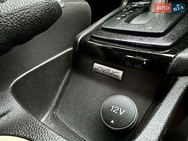 Седан Ford Fiesta 2015 в Виннице