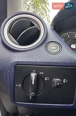 Хэтчбек Ford Fiesta 2007 в 