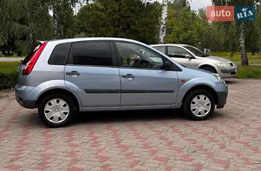 Хэтчбек Ford Fiesta 2007 в 
