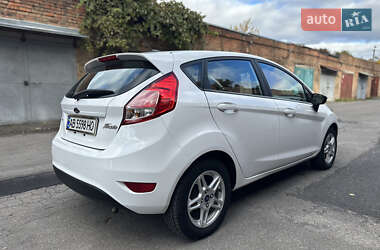 Хетчбек Ford Fiesta 2017 в  фото 8 Хетчбек Ford Fiesta 2017 в