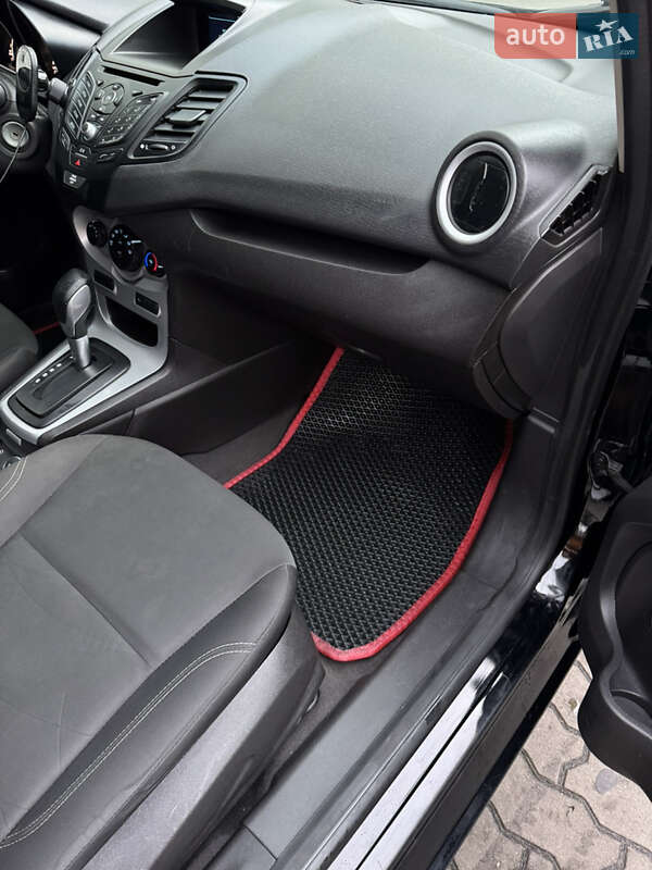 Седан Ford Fiesta 2017 в Львові