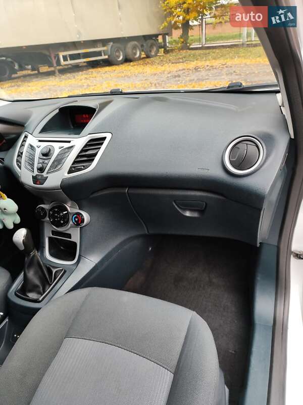 Хетчбек Ford Fiesta 2012 в Кролевці