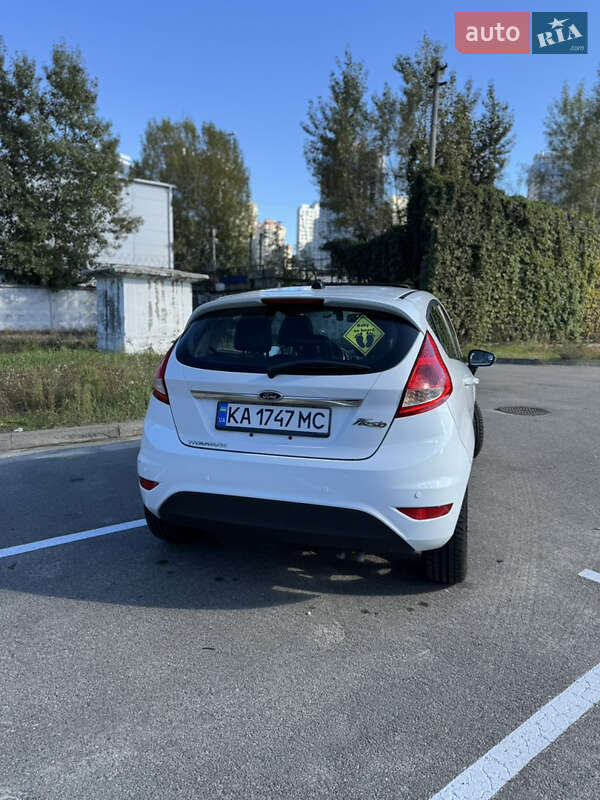 Хэтчбек Ford Fiesta 2012 в Киеве фото 4 Хэтчбек Ford Fiesta 2012 в Киеве