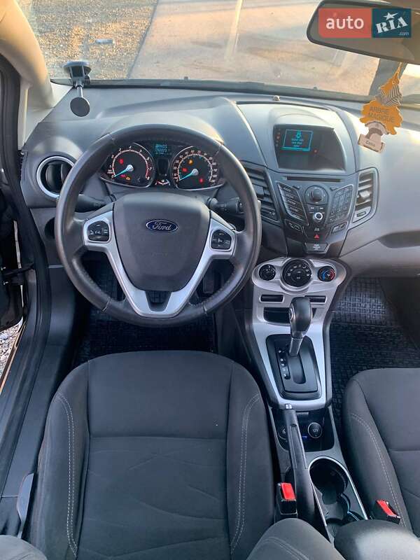 Седан Ford Fiesta 2013 в Олександрії