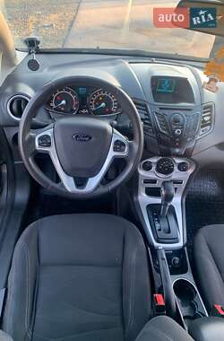 Седан Ford Fiesta 2013 в 