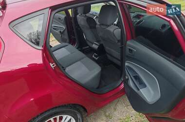 Хэтчбек Ford Fiesta 2011 в 