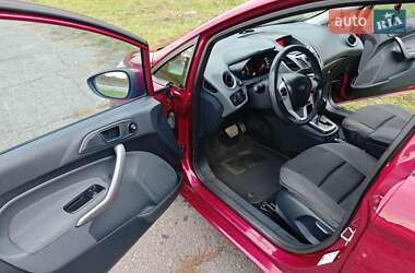 Хэтчбек Ford Fiesta 2011 в 