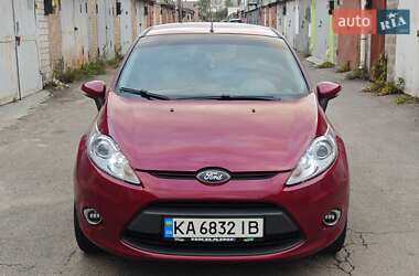 Хэтчбек Ford Fiesta 2011 в 